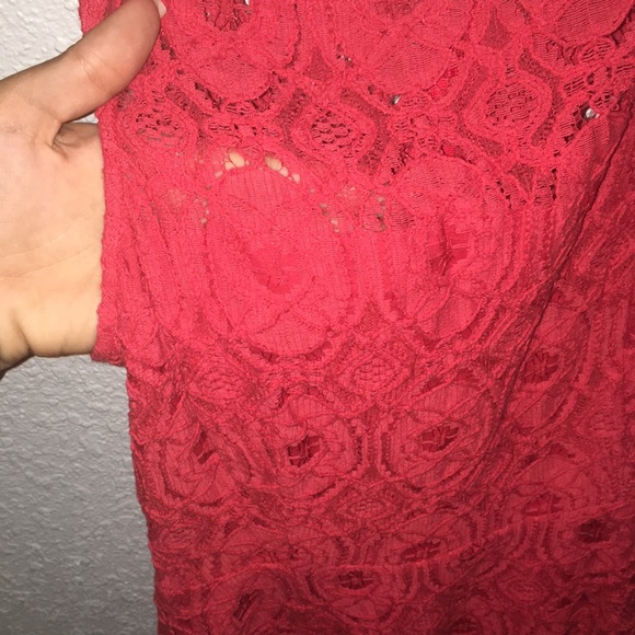 Red lace dress - Picture 2 of 3